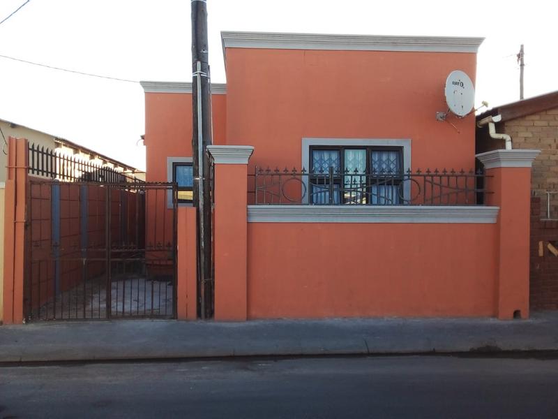 2 Bedroom Property for Sale in Crossroads Western Cape